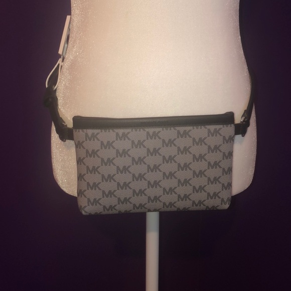 Michael Kors Handbags - 🌟HOST PICK🌟NWT MICHAEL KORS BELT BAG SIZE SMALL